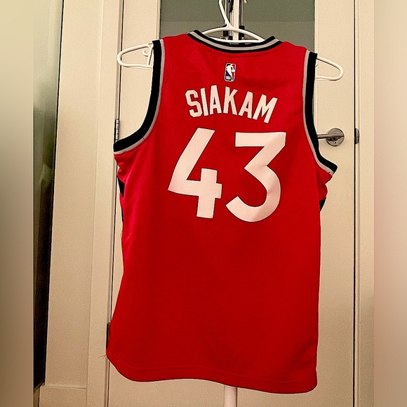 Youth Toronto Raptors #43 Pascal Siakam Icon Swingman Jersey – Red - Picture 2 of 3